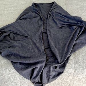 Like NEW woman’s lululemon shawl!